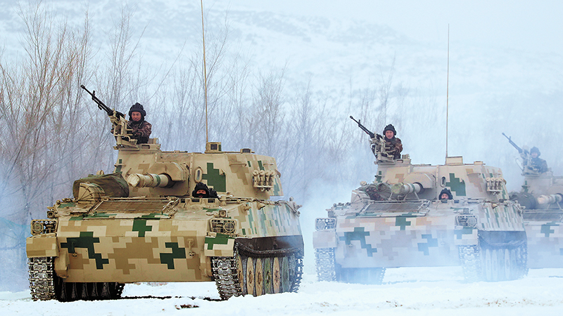 新春走軍營丨冬訓(xùn)①沖進風(fēng)雪，體驗“凍感”與“動感”