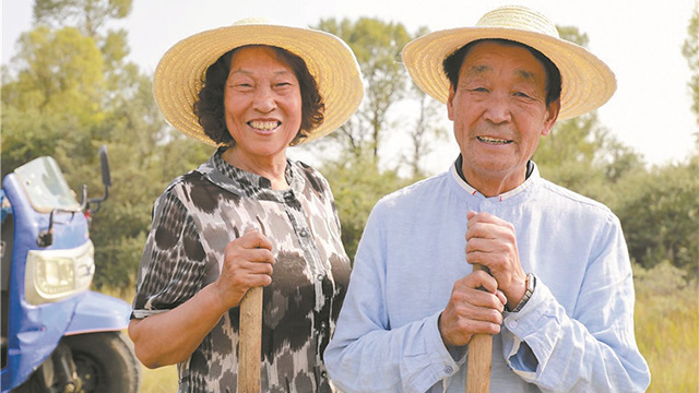 “時(shí)代楷模”張連?。簶s譽(yù)的背后，離不開妻子的默默支持