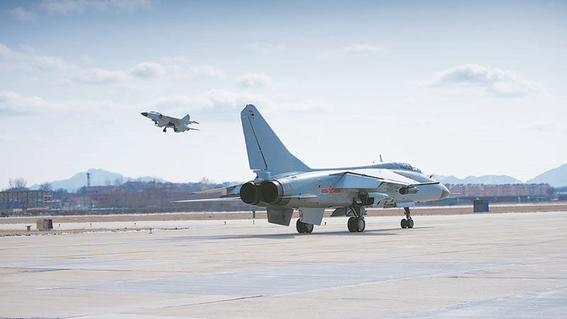 鷹擊長(zhǎng)空！北部戰(zhàn)區(qū)海軍航空兵某旅飛行訓(xùn)練影像