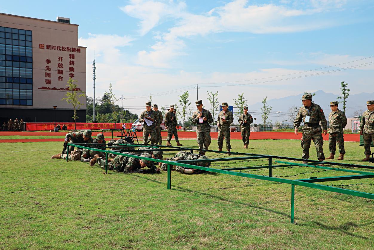 麗水市第七屆崗位練兵比武暨軍事體育競(jìng)賽單兵戰(zhàn)術(shù)比武現(xiàn)場(chǎng)  程超萍（攝）